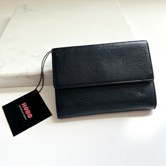 NWT Hobo International Ares Black Leather Wallet - Picture 1 of 7